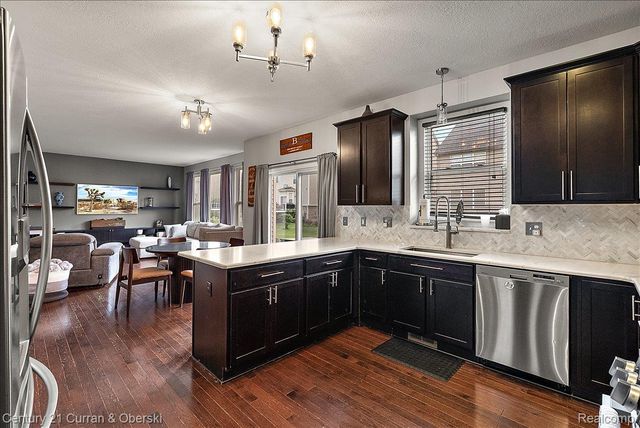 27476 Belgrave Place, Novi, MI 48374