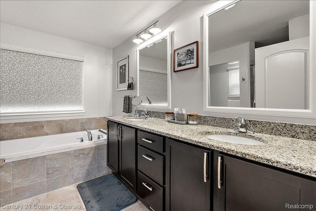 27476 Belgrave Place, Novi, MI 48374