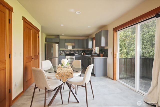 1249 Long Drive, Freeland, WA 98249