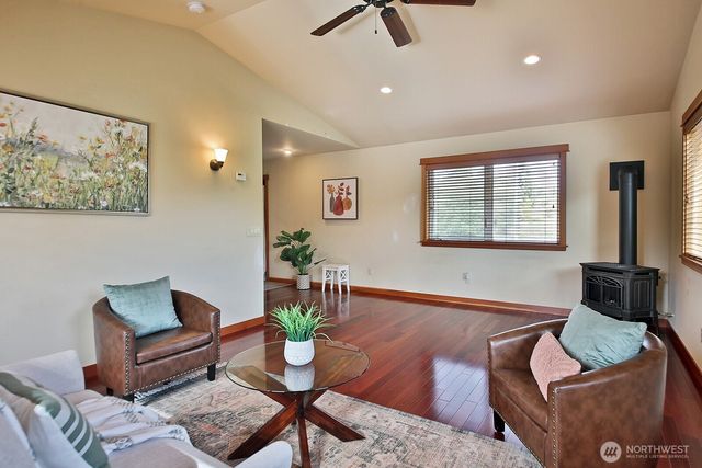 1249 Long Drive, Freeland, WA 98249