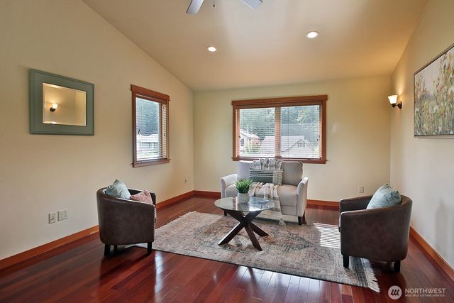 1249 Long Drive, Freeland, WA 98249