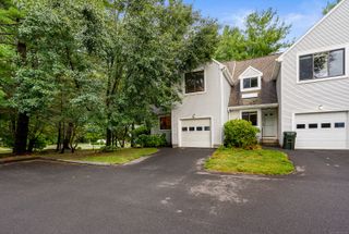 4 Locust Lane 4, Farmington, CT 06032
