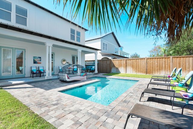 4563 Luke Avenue, Destin, FL 32541