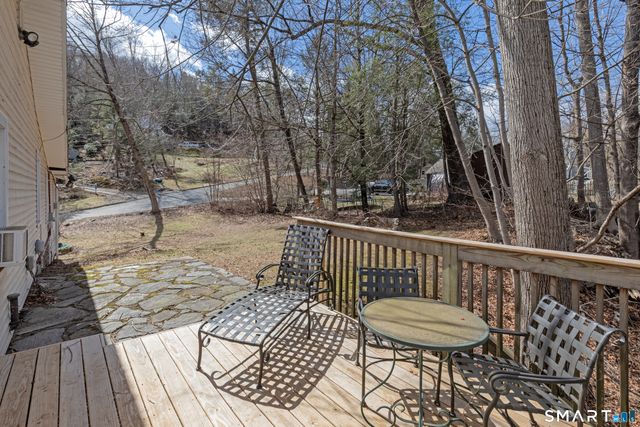 14 Laurel Trail, Newtown, CT 06482