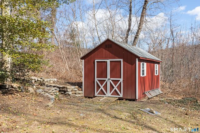 14 Laurel Trail, Newtown, CT 06482