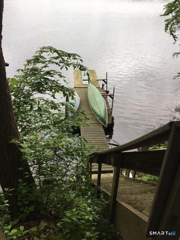 14 Laurel Trail, Newtown, CT 06482