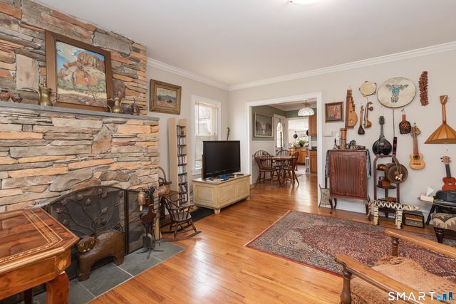 14 Laurel Trail, Newtown, CT 06482