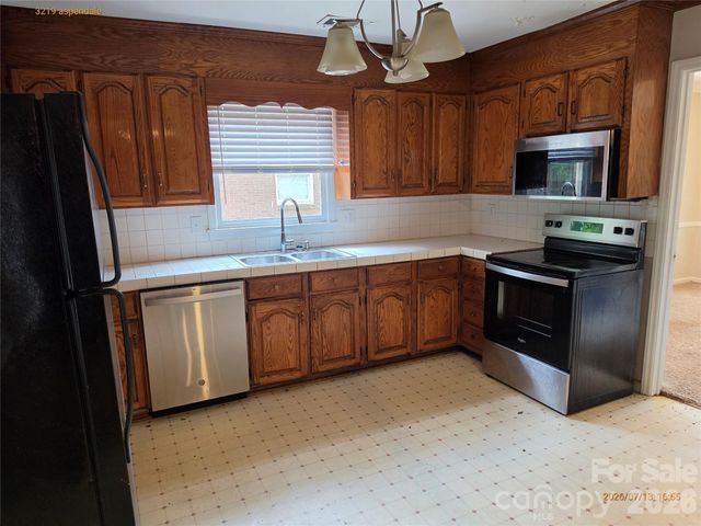 3219 Aspendale Lane, Charlotte, NC 28212