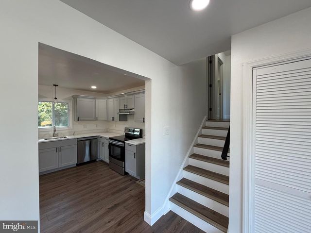 5 JAYBEE CT, Fredericksburg, VA 22401