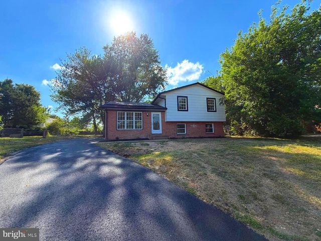 5 JAYBEE CT, Fredericksburg, VA 22401