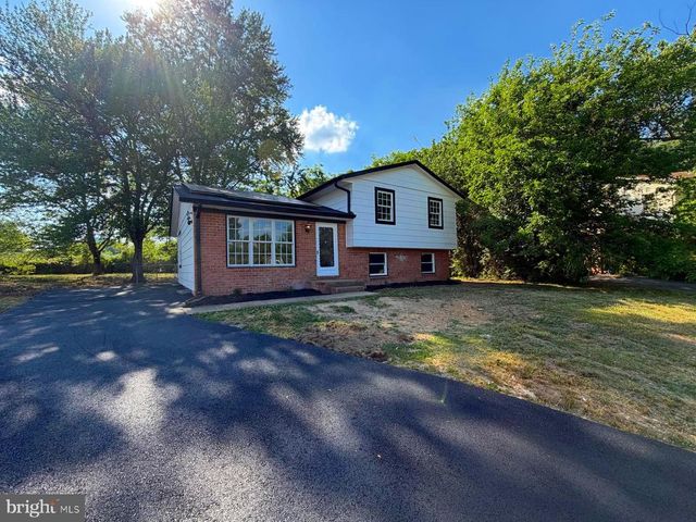 5 JAYBEE CT, Fredericksburg, VA 22401