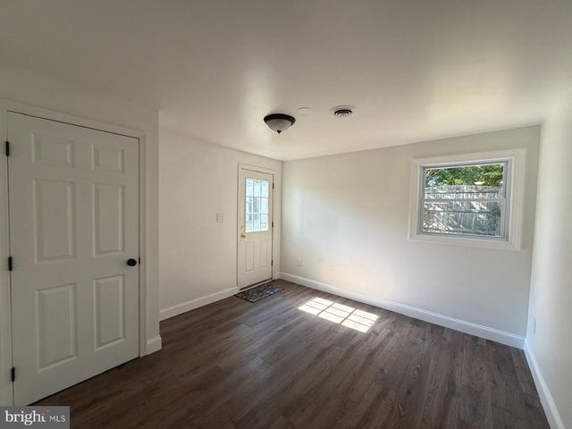 5 JAYBEE CT, Fredericksburg, VA 22401