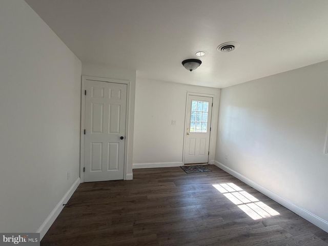 5 JAYBEE CT, Fredericksburg, VA 22401