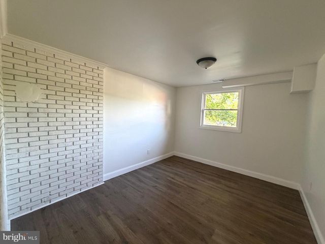 5 JAYBEE CT, Fredericksburg, VA 22401