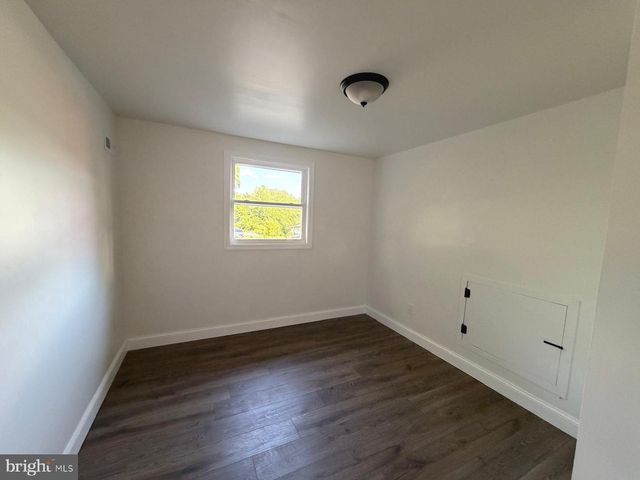 5 JAYBEE CT, Fredericksburg, VA 22401