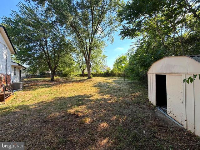 5 JAYBEE CT, Fredericksburg, VA 22401
