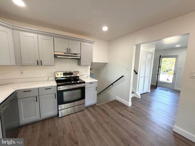 5 JAYBEE CT, Fredericksburg, VA 22401