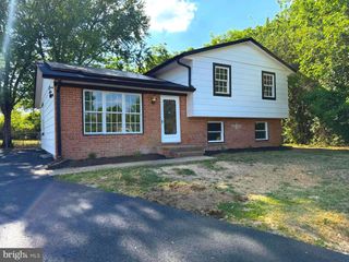 5 JAYBEE CT, Fredericksburg, VA 22401