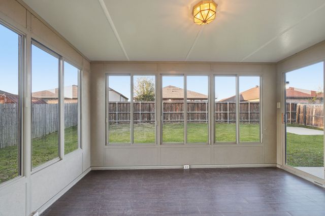 111 Maned Drive, Sanger, TX 76266