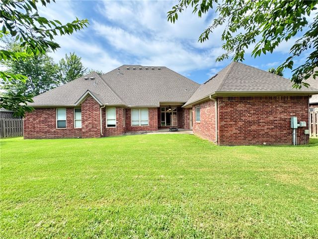 4506 Flagstick Drive, Fayetteville, AR 72704