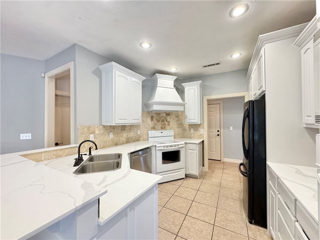 4506 Flagstick Drive, Fayetteville, AR 72704