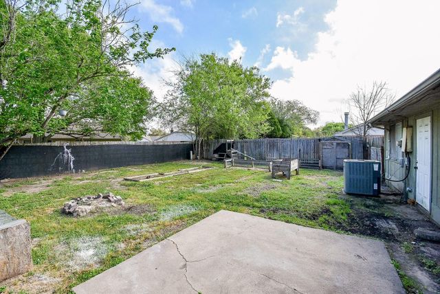 16330 Meadowbrook Farm Road, Houston, TX 77082