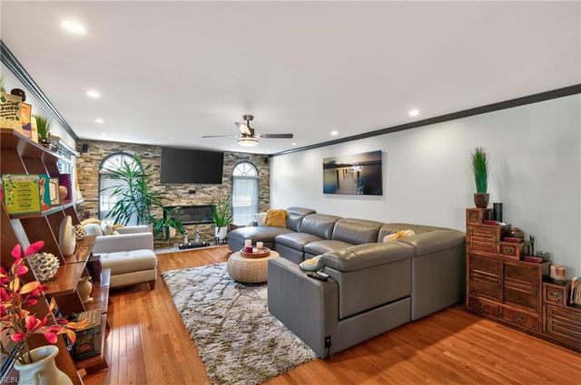 140 Pine CRK, Hampton, VA 23669