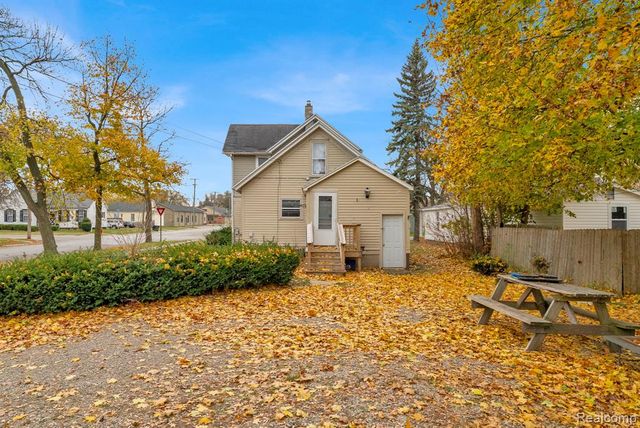 1103 White Street, Port Huron, MI 48060