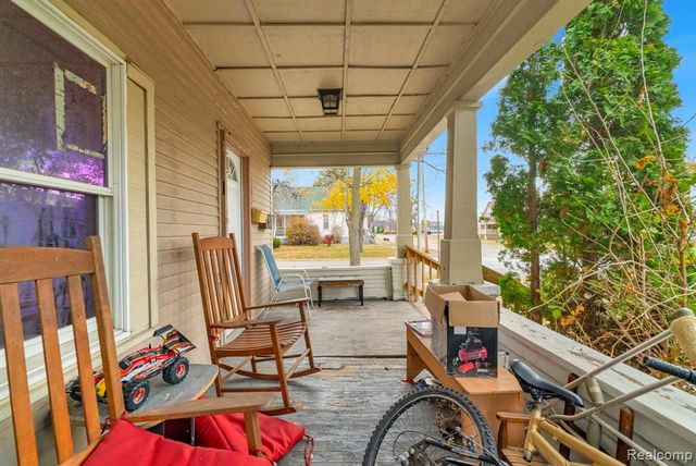 1103 White Street, Port Huron, MI 48060