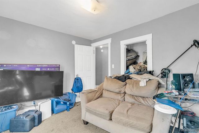 1103 White Street, Port Huron, MI 48060