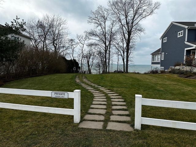 Maple Street, South Haven, MI 49090