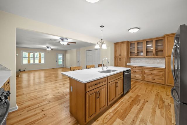 324 Bayview Drive, Bumpus Mills, TN 37028