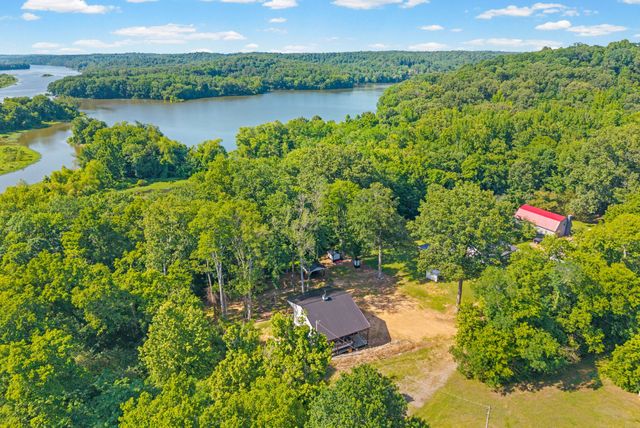 324 Bayview Drive, Bumpus Mills, TN 37028