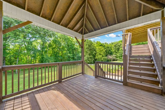 324 Bayview Drive, Bumpus Mills, TN 37028