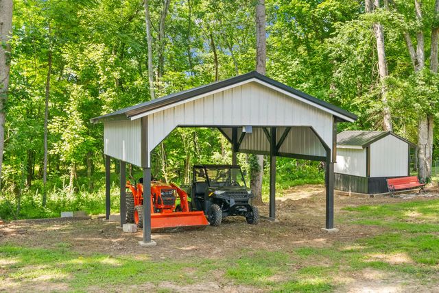 324 Bayview Drive, Bumpus Mills, TN 37028