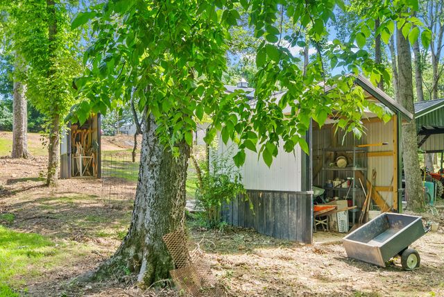 324 Bayview Drive, Bumpus Mills, TN 37028