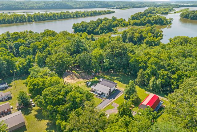 324 Bayview Drive, Bumpus Mills, TN 37028