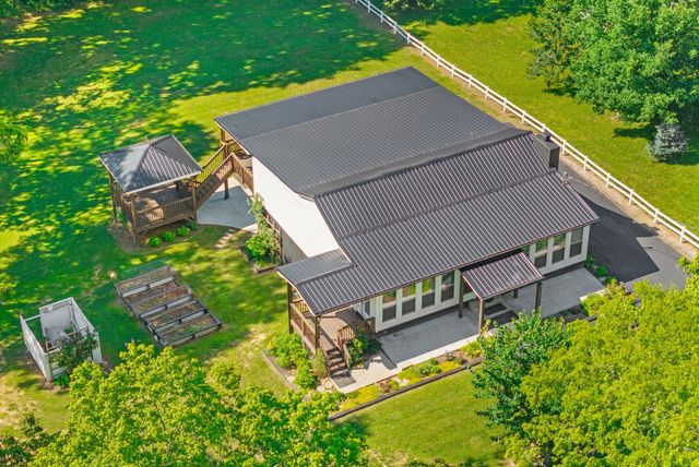 324 Bayview Drive, Bumpus Mills, TN 37028