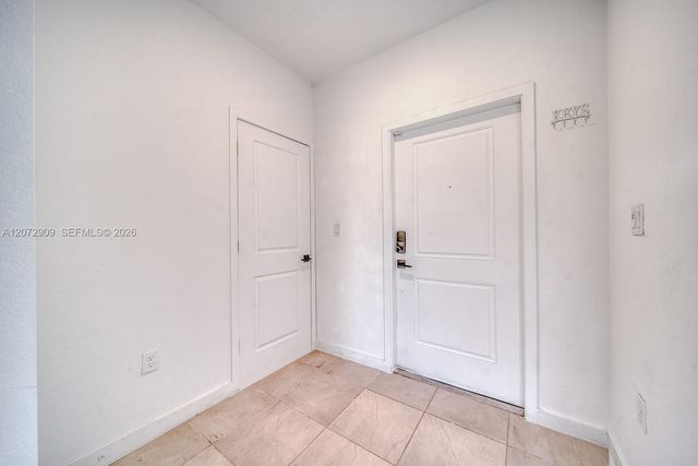1090 SE 23rd Avenue 1090, Homestead, FL 33035