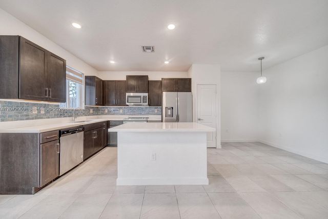 1090 SE 23rd Avenue 1090, Homestead, FL 33035