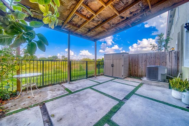 1090 SE 23rd Avenue 1090, Homestead, FL 33035