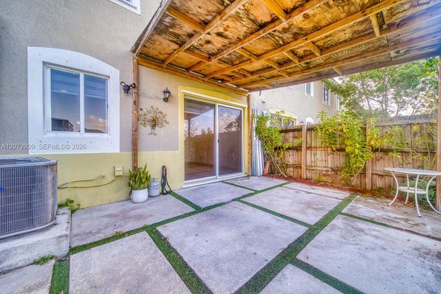 1090 SE 23rd Avenue 1090, Homestead, FL 33035