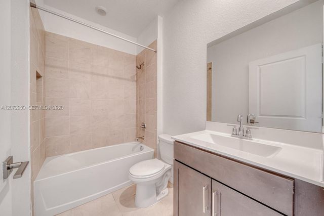 1090 SE 23rd Avenue 1090, Homestead, FL 33035