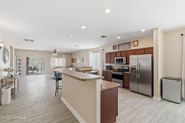 527 S Sweet Ridge Drive, Vail, AZ 85641