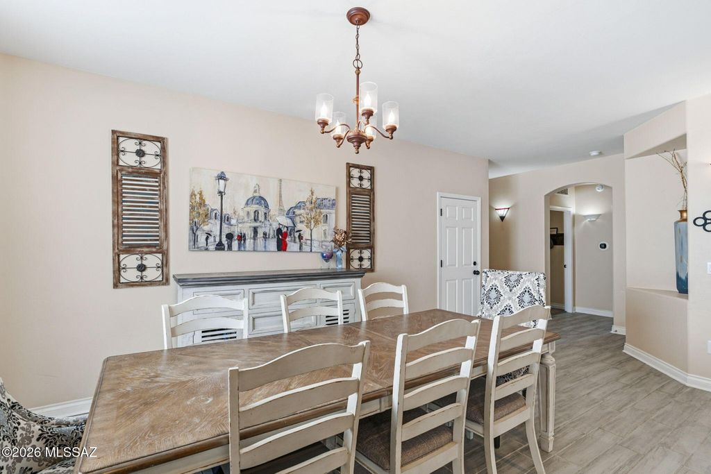Image 10 of property listing at 527 S Sweet Ridge Drive, Vail, AZ 85641