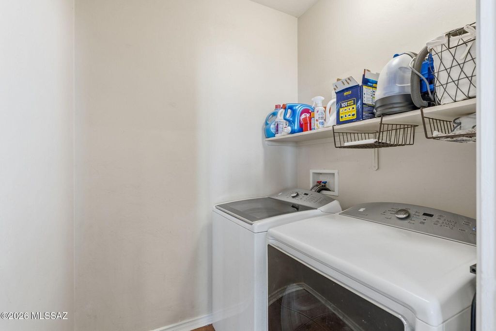 Image 27 of property listing at 527 S Sweet Ridge Drive, Vail, AZ 85641