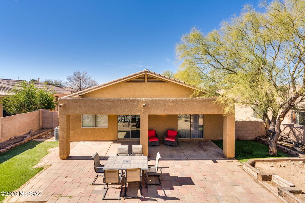 Image 31 of property listing at 527 S Sweet Ridge Drive, Vail, AZ 85641