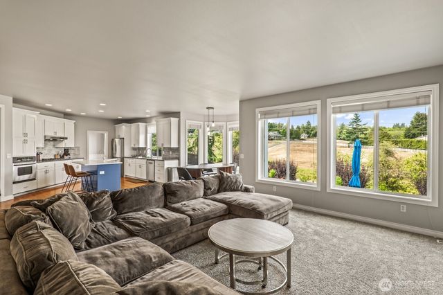 1004 23rd Street SW, Puyallup, WA 98371