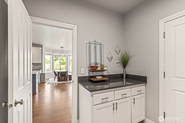 1004 23rd Street SW, Puyallup, WA 98371