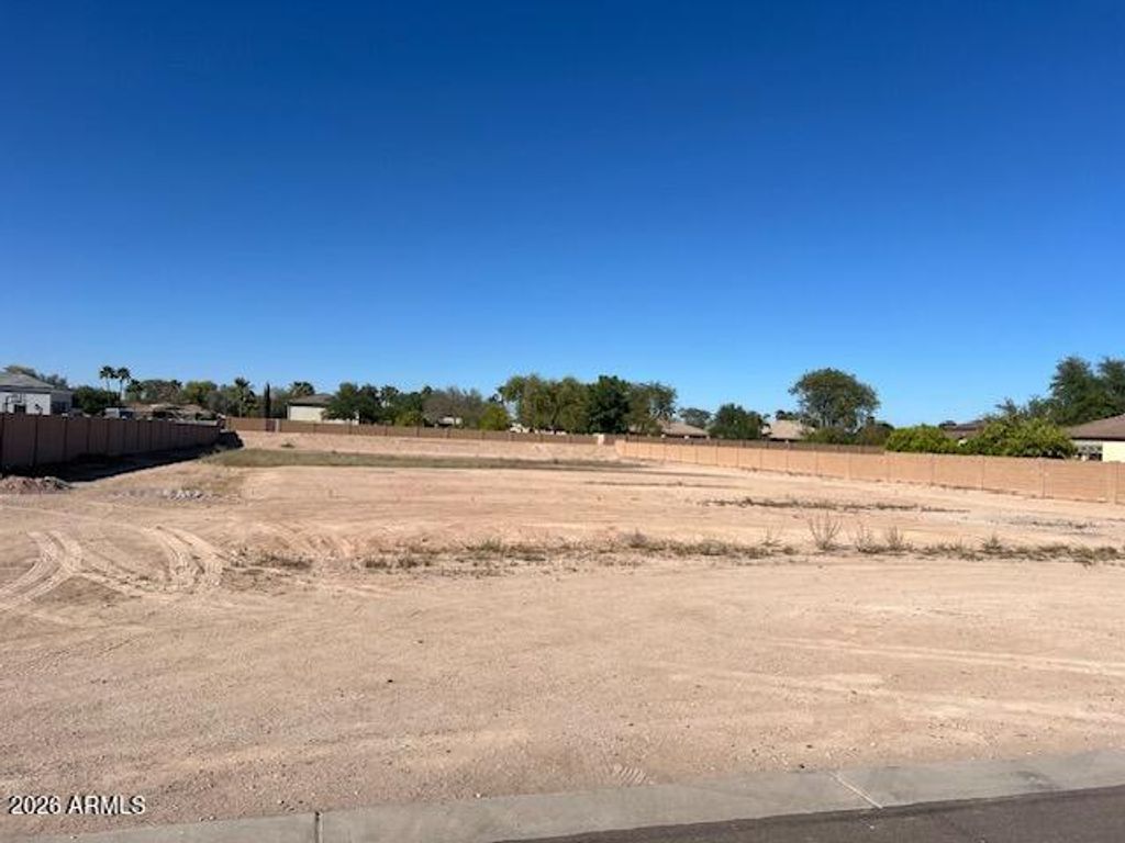 Image 1 of property listing at 16464 W MOHAVE Street 98, Goodyear, AZ 85338